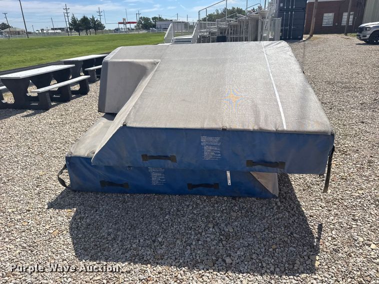 image for item EW4907 Pole vault equipment