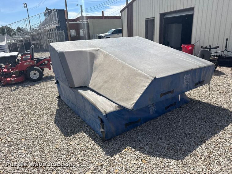 image for item EW4907 Pole vault equipment