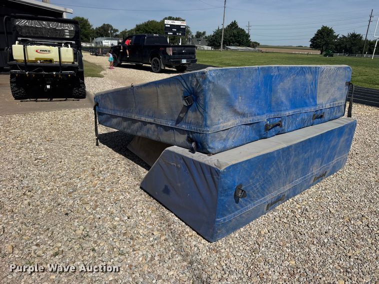 image for item EW4907 Pole vault equipment