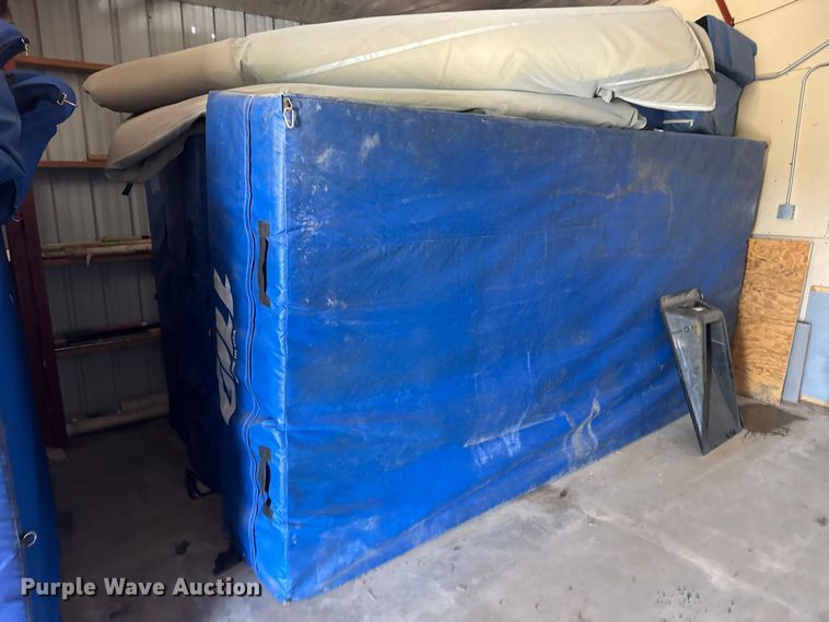 image for item EW4907 Pole vault equipment