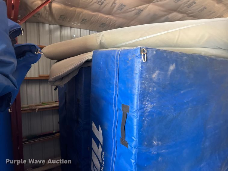 image for item EW4907 Pole vault equipment