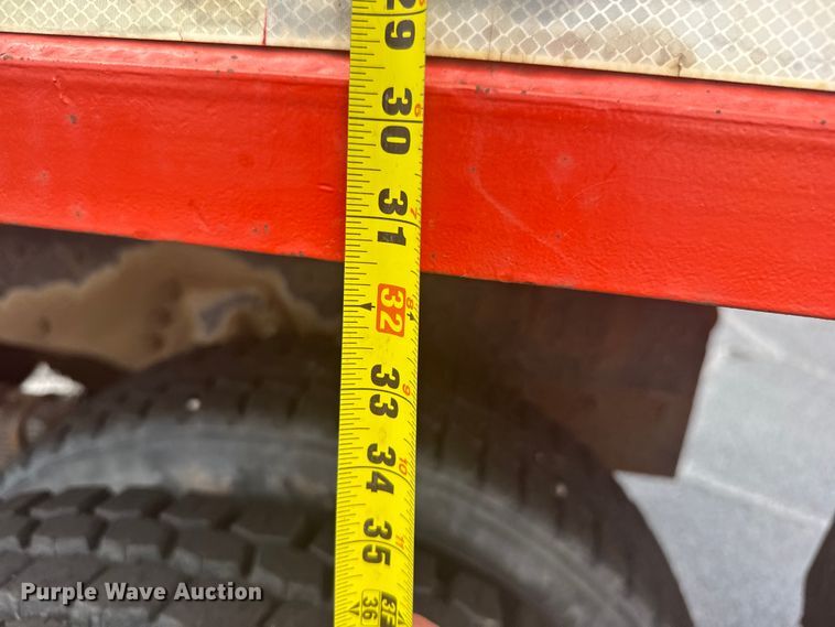 image for item EW4918 1989 Ford LNT8000 dump truck