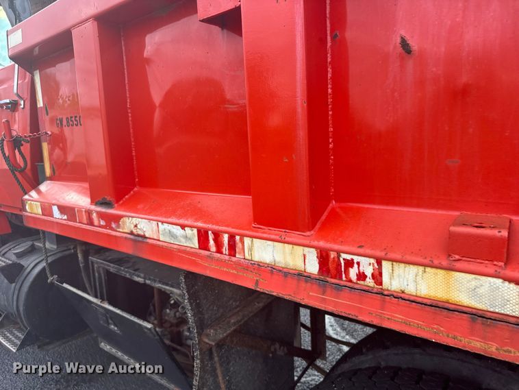 image for item EW4918 1989 Ford LNT8000 dump truck