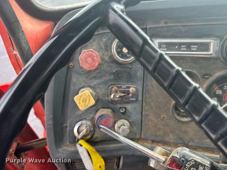 image for item EW4918 1989 Ford LNT8000 dump truck
