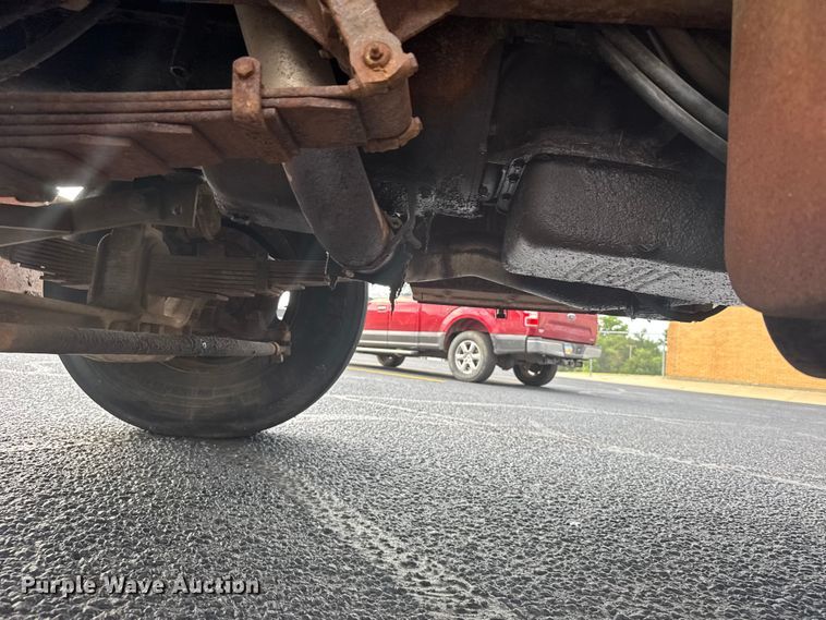image for item EW4918 1989 Ford LNT8000 dump truck
