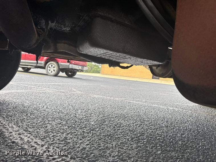 image for item EW4918 1989 Ford LNT8000 dump truck