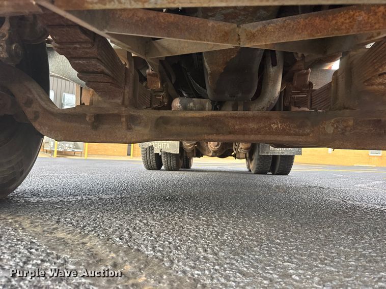 image for item EW4918 1989 Ford LNT8000 dump truck