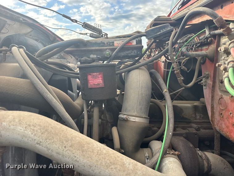 image for item EW4918 1989 Ford LNT8000 dump truck