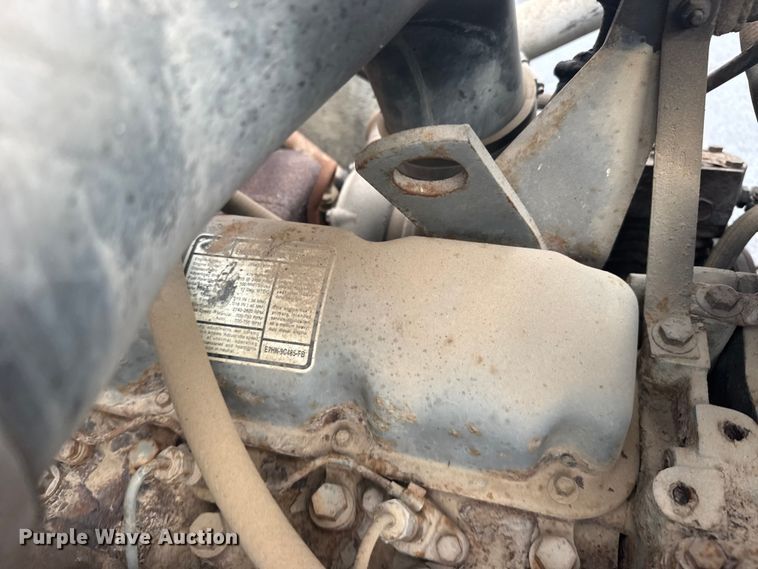image for item EW4918 1989 Ford LNT8000 dump truck