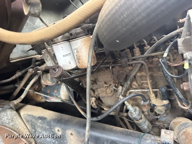 image for item EW4918 1989 Ford LNT8000 dump truck