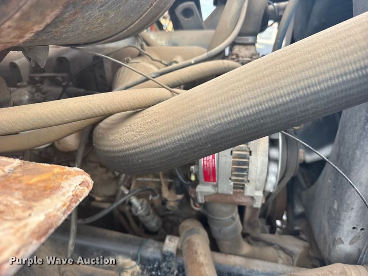 image for item EW4918 1989 Ford LNT8000 dump truck