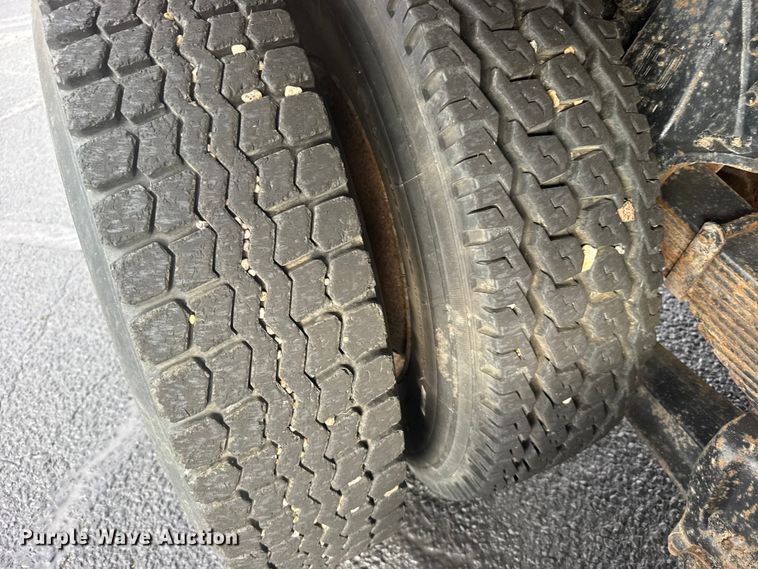 image for item EW4918 1989 Ford LNT8000 dump truck