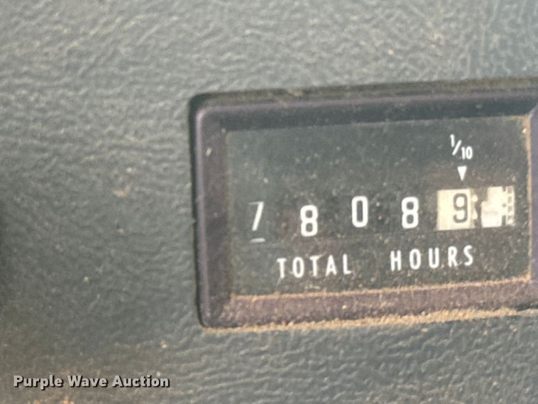 image for item EW4918 1989 Ford LNT8000 dump truck