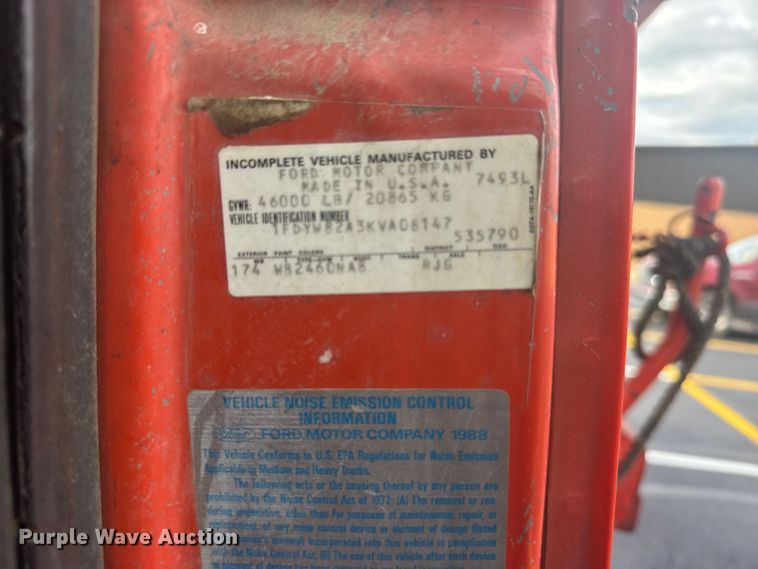 image for item EW4918 1989 Ford LNT8000 dump truck