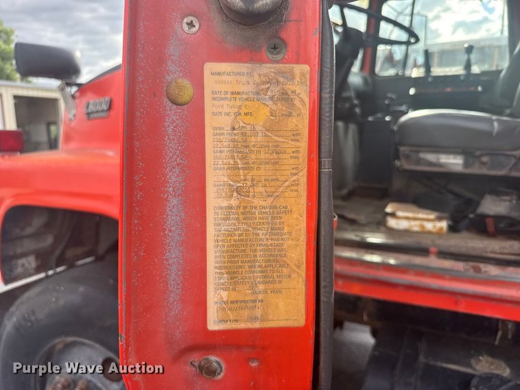 image for item EW4918 1989 Ford LNT8000 dump truck