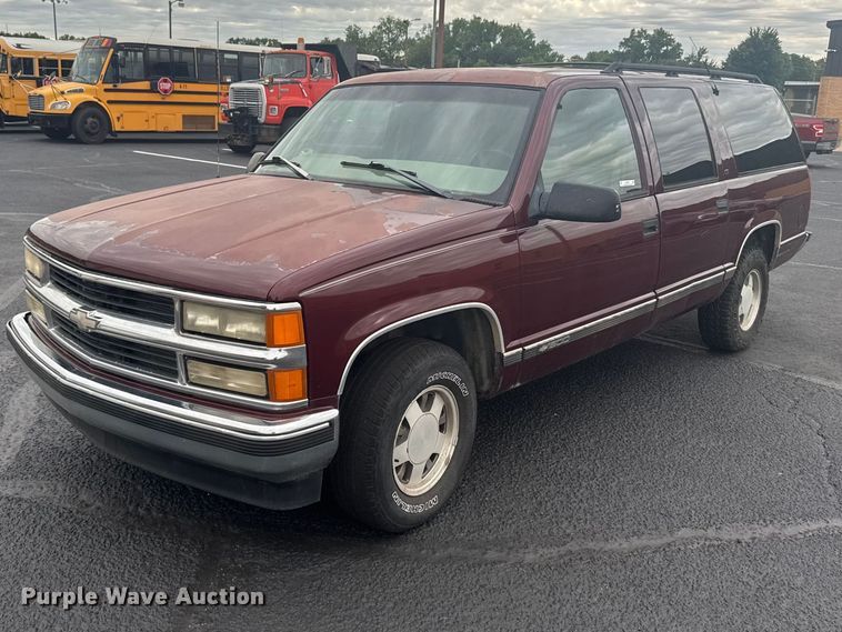 image for item EW4919 1999 Chevrolet Suburban  SUV
