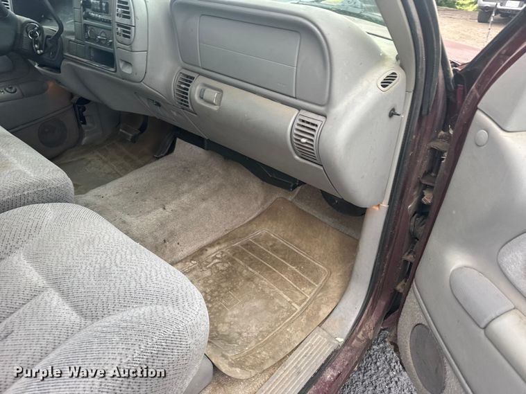 image for item EW4919 1999 Chevrolet Suburban  SUV