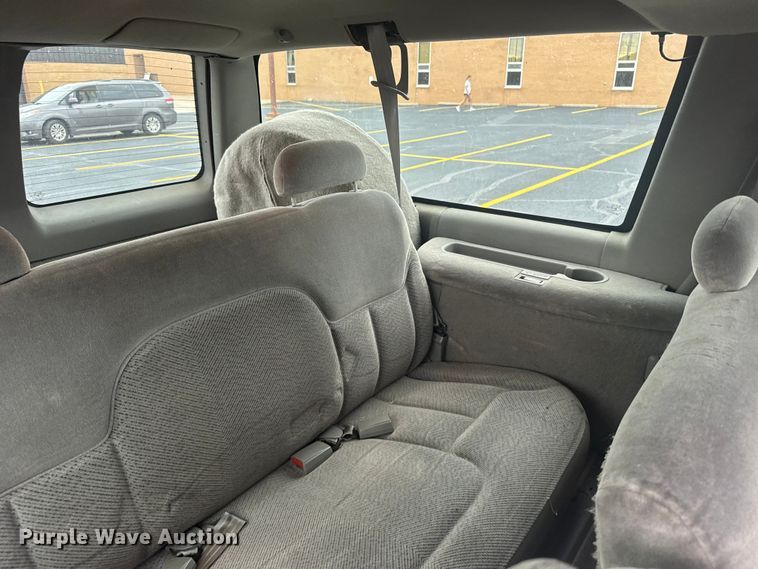 image for item EW4919 1999 Chevrolet Suburban  SUV