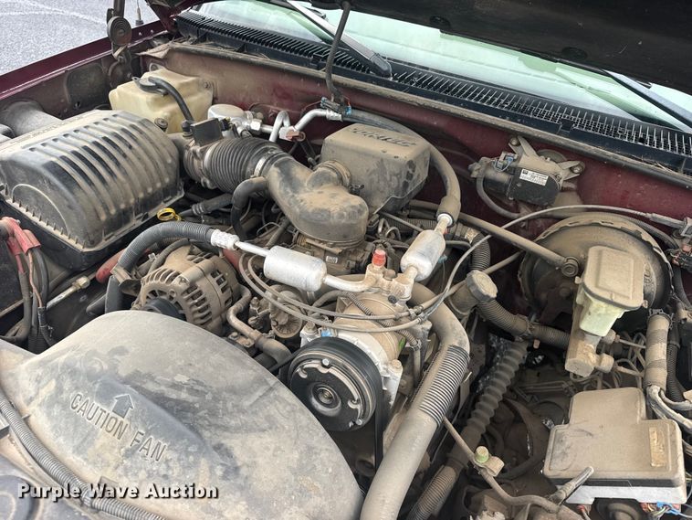 image for item EW4919 1999 Chevrolet Suburban  SUV