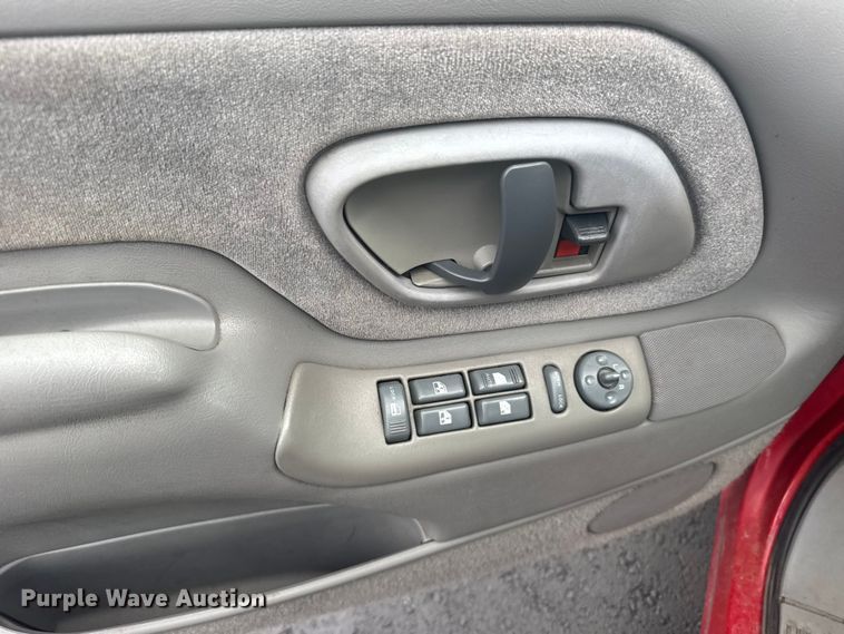 image for item EW4920 1999 Chevrolet Suburban SUV