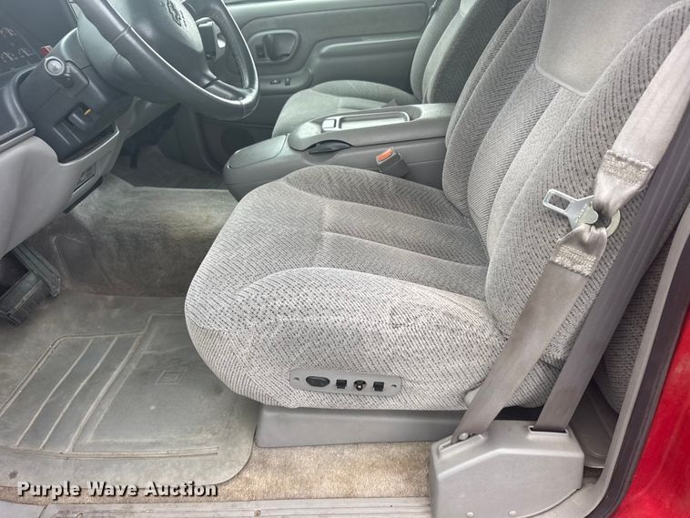 image for item EW4920 1999 Chevrolet Suburban SUV