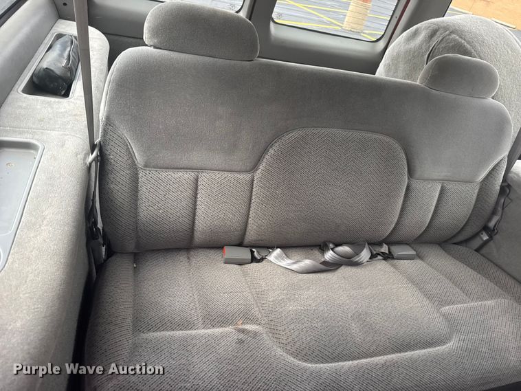 image for item EW4920 1999 Chevrolet Suburban SUV