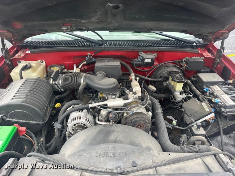 image for item EW4920 1999 Chevrolet Suburban SUV