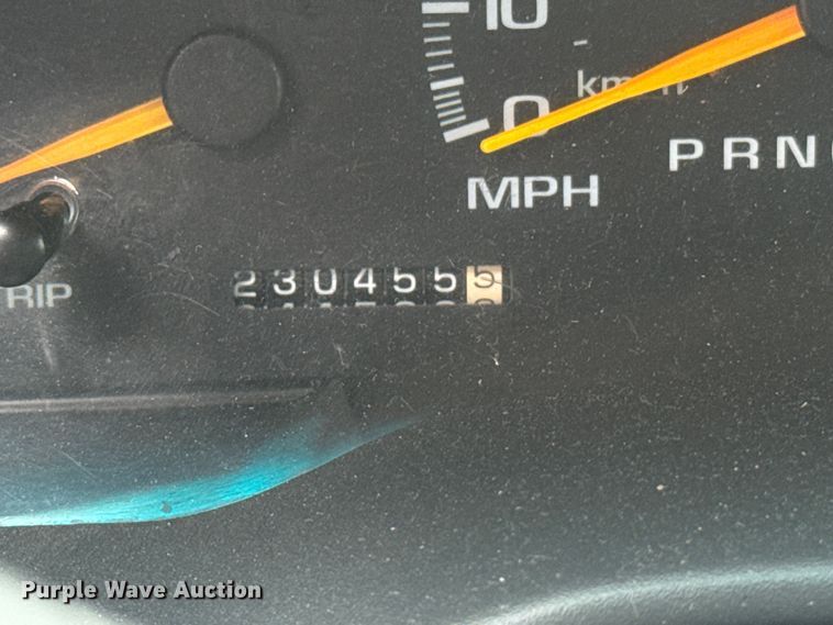 image for item EW4920 1999 Chevrolet Suburban SUV