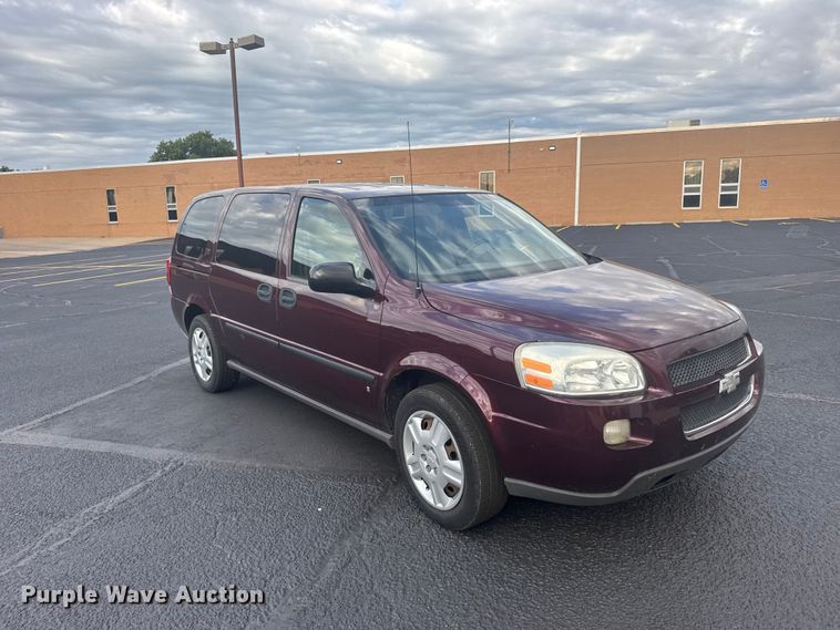 image for item EW4921 2008 Chevrolet Uplander SUV