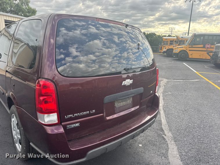 image for item EW4921 2008 Chevrolet Uplander SUV