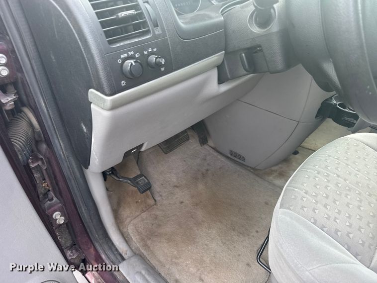 image for item EW4921 2008 Chevrolet Uplander SUV