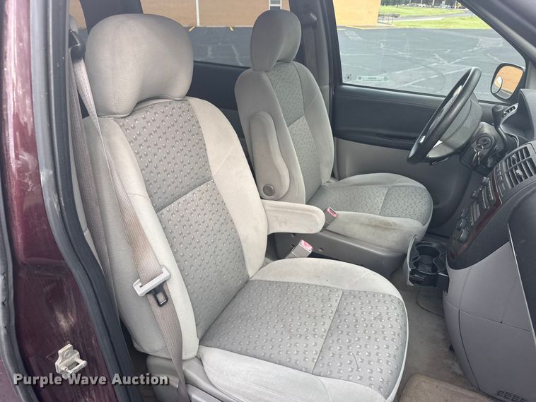 image for item EW4921 2008 Chevrolet Uplander SUV