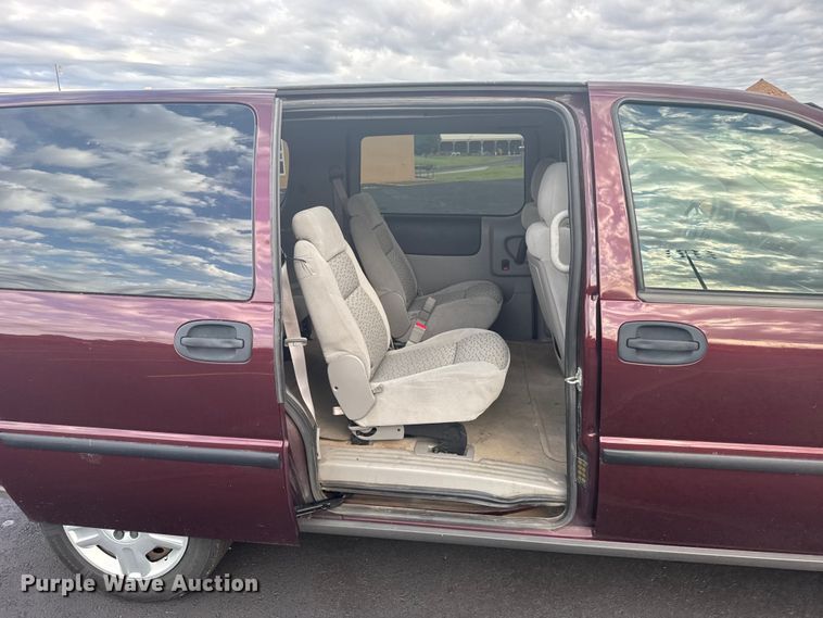 image for item EW4921 2008 Chevrolet Uplander SUV