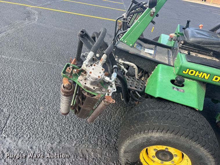 image for item EW4922 1996 John Deere 3215 A rough fairway mower