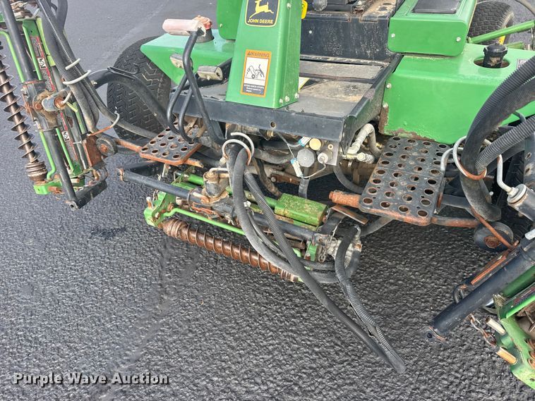 image for item EW4922 1996 John Deere 3215 A rough fairway mower