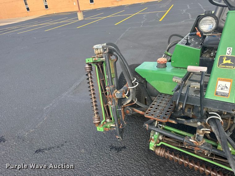image for item EW4922 1996 John Deere 3215 A rough fairway mower