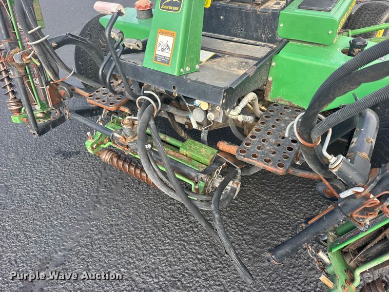 image for item EW4922 1996 John Deere 3215 A rough fairway mower