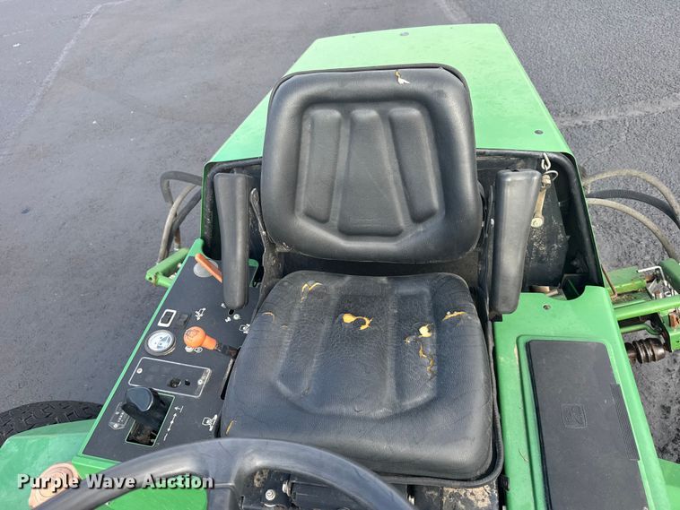 image for item EW4922 1996 John Deere 3215 A rough fairway mower