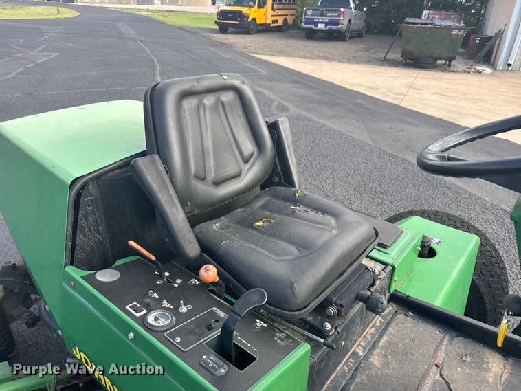 image for item EW4922 1996 John Deere 3215 A rough fairway mower