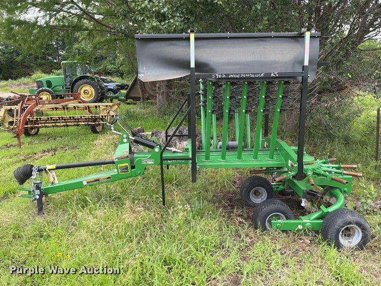 image for item EX2495 New Frontier RR2211 rotary hay rake