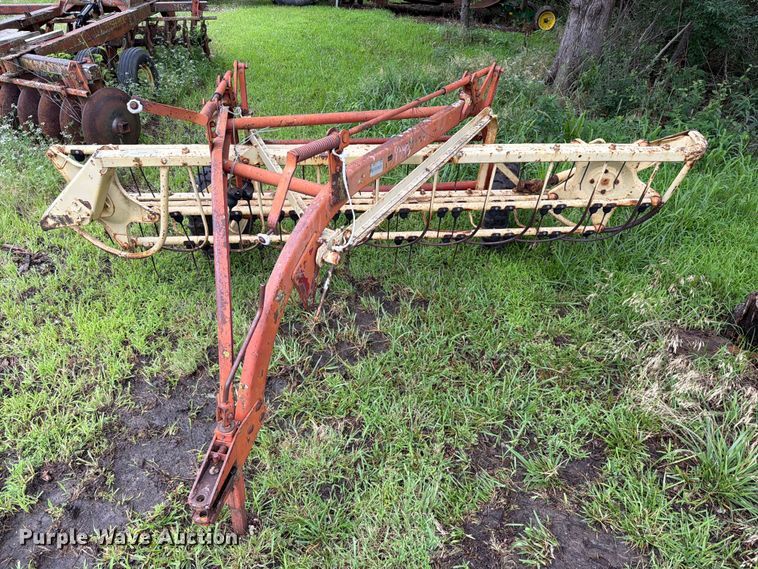 image for item EX2496 New Holland 256 hay rake