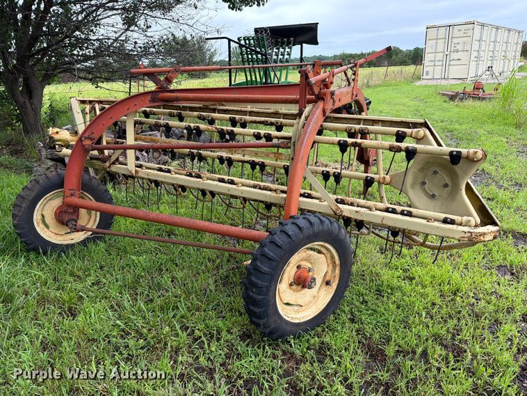 image for item EX2496 New Holland 256 hay rake