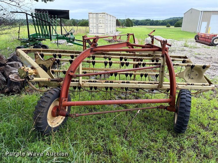image for item EX2496 New Holland 256 hay rake