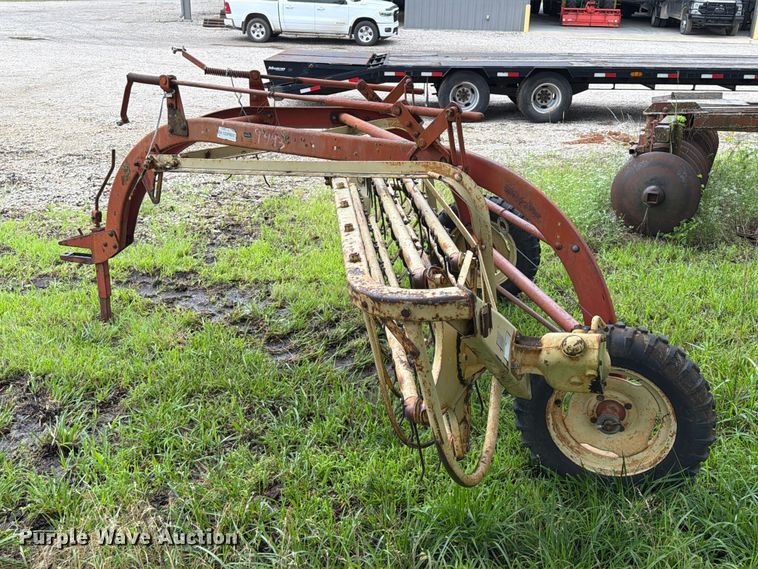 image for item EX2496 New Holland 256 hay rake