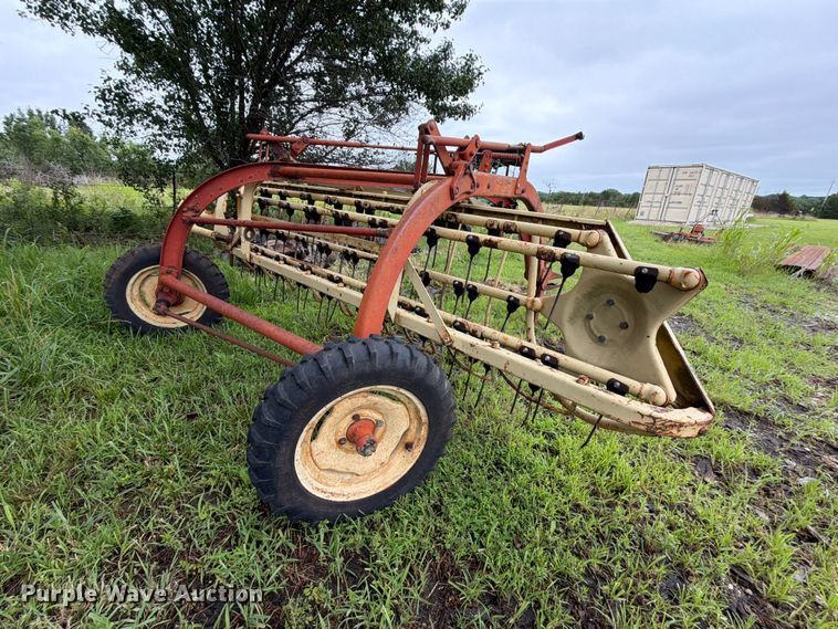 image for item EX2496 New Holland 256 hay rake