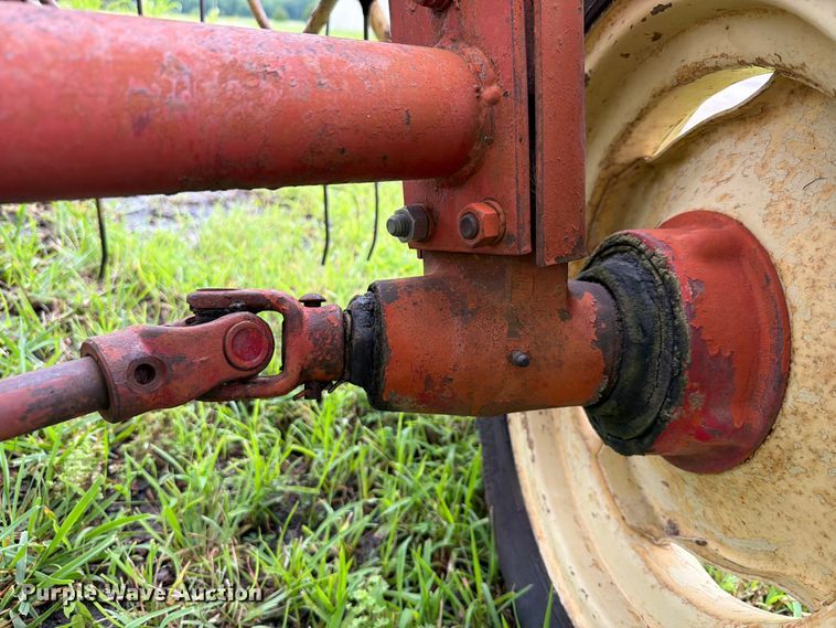 image for item EX2496 New Holland 256 hay rake