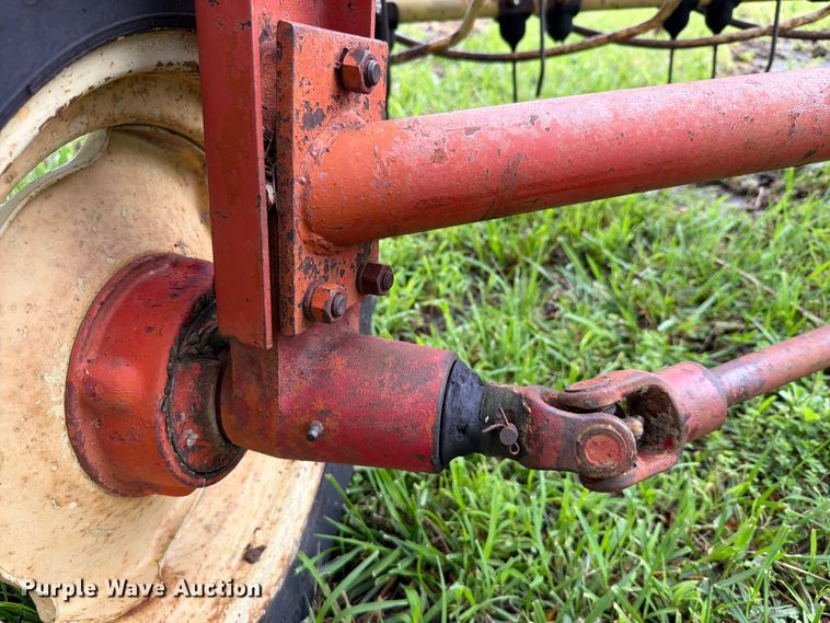 image for item EX2496 New Holland 256 hay rake