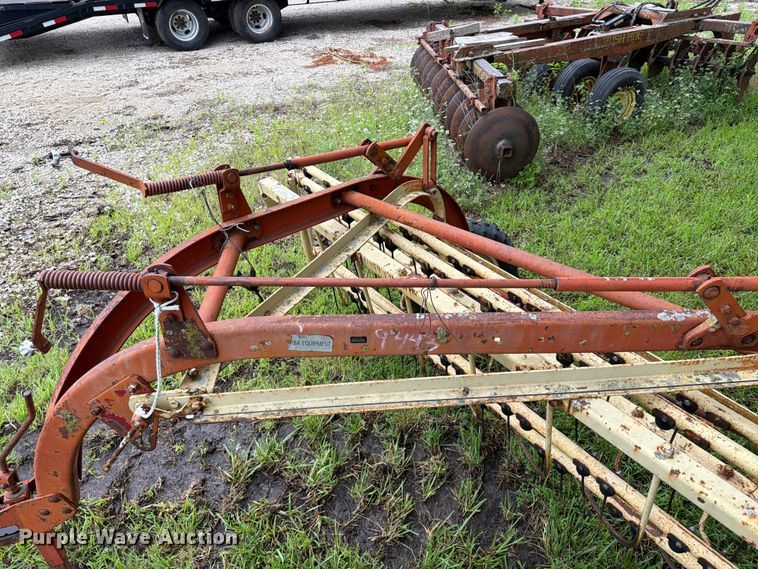 image for item EX2496 New Holland 256 hay rake
