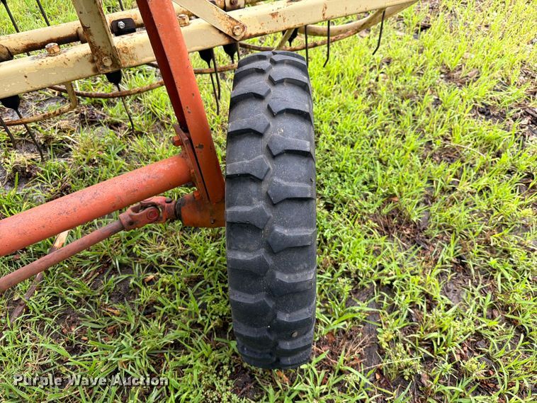 image for item EX2496 New Holland 256 hay rake