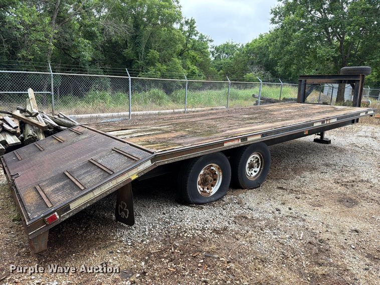 image for item EX2501 1997 Donahue Corporation UF-24B equipment trailer